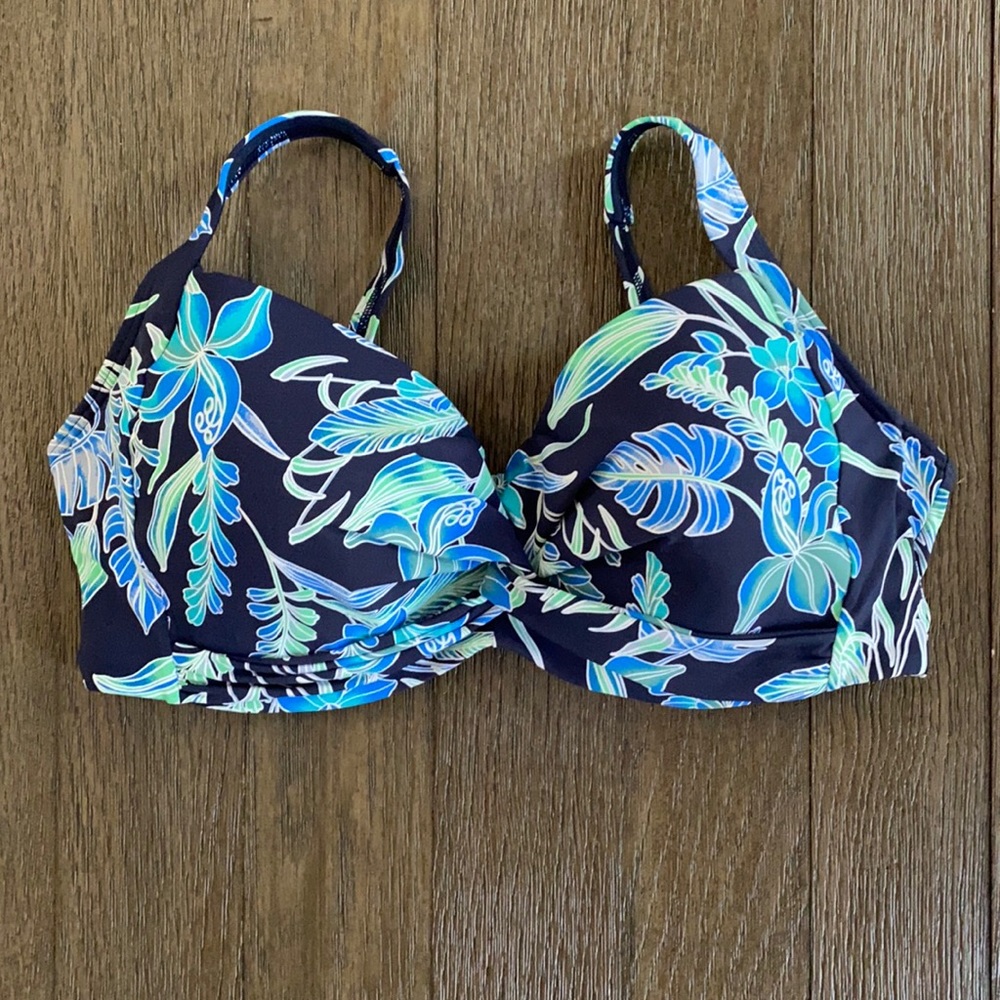 Lands’ End Twist Front Underwire Bikini Top